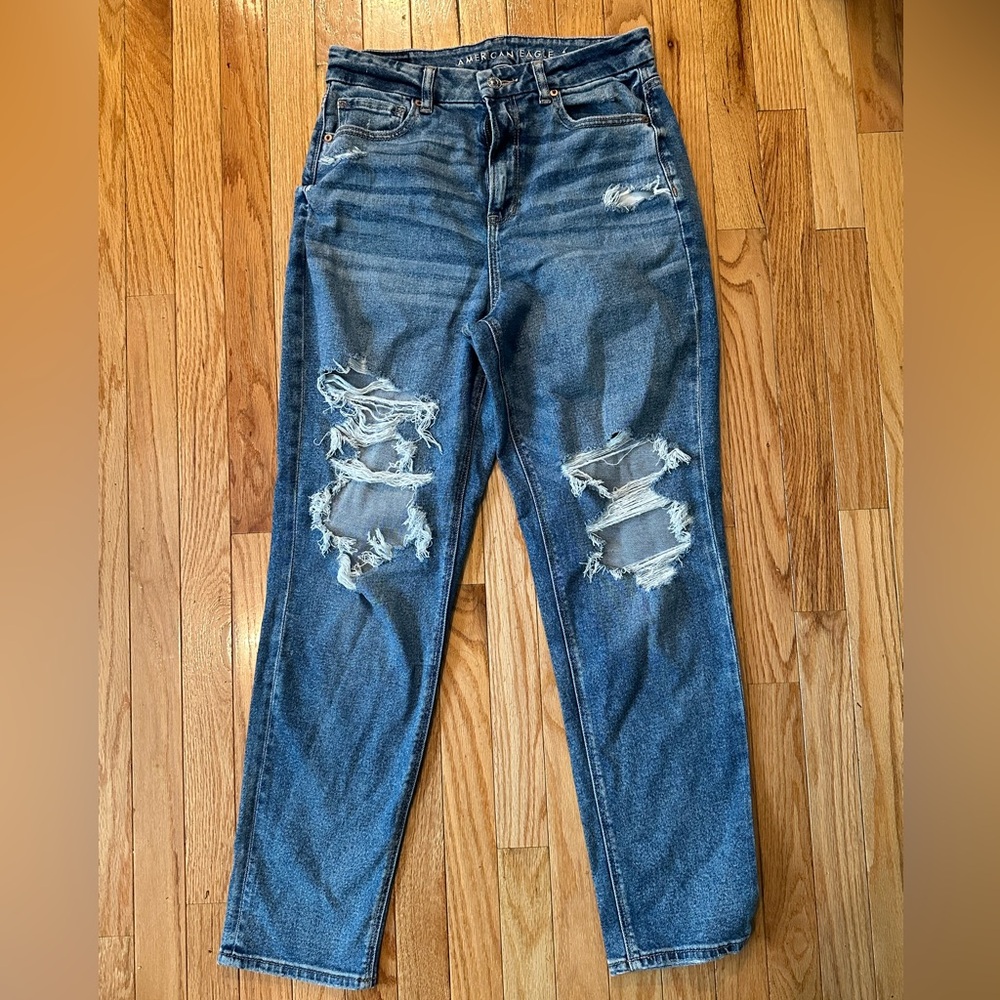American Eagle Curvy Mom Distressed Jeans, new without tags
